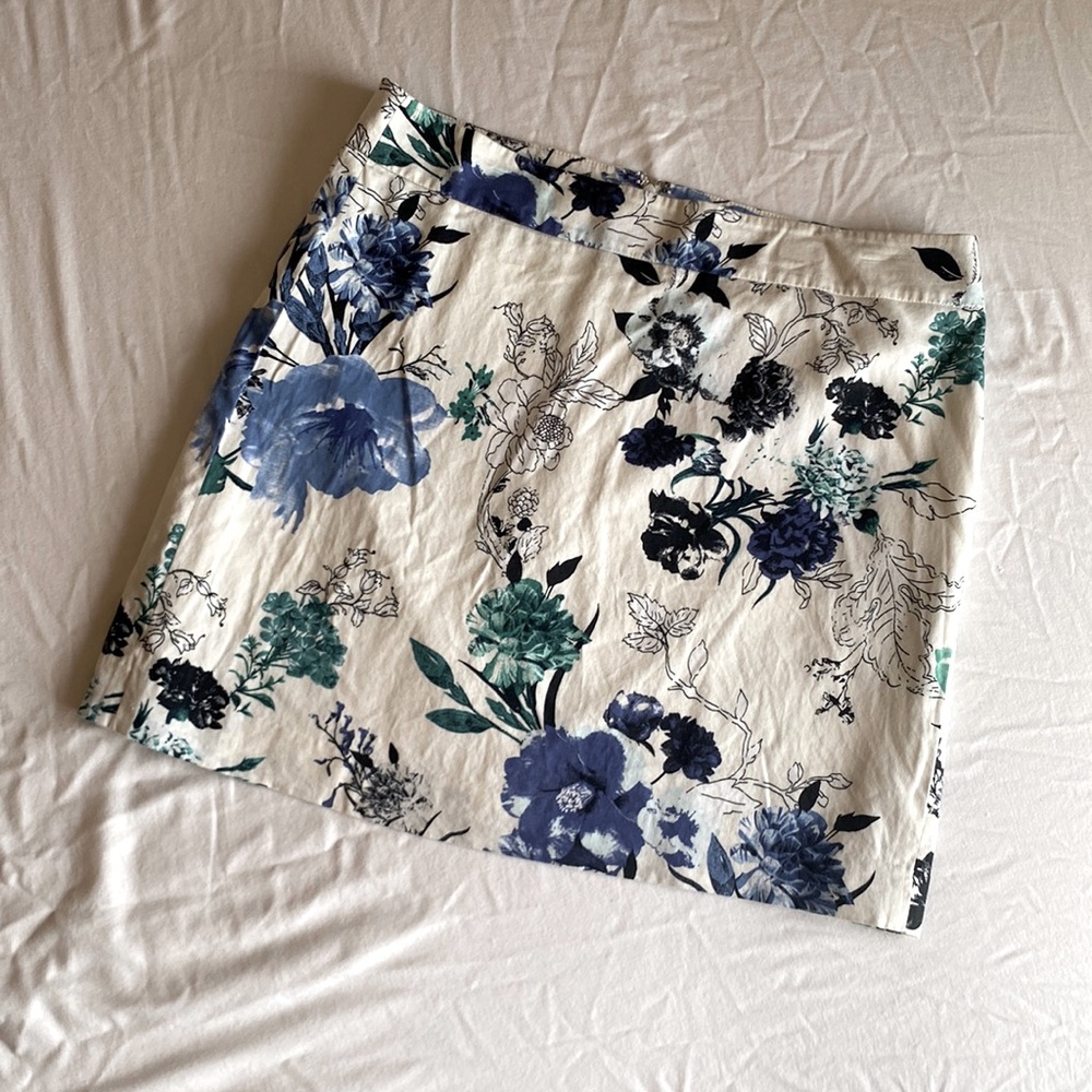 Ann Taylor Loft - floral print skirt, size 10